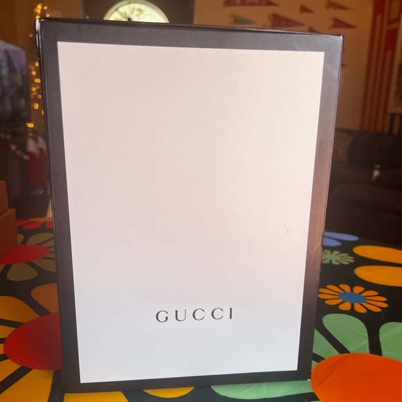 GUCCI WHITE GG HAT W/BOX - Picture 6 of 16
